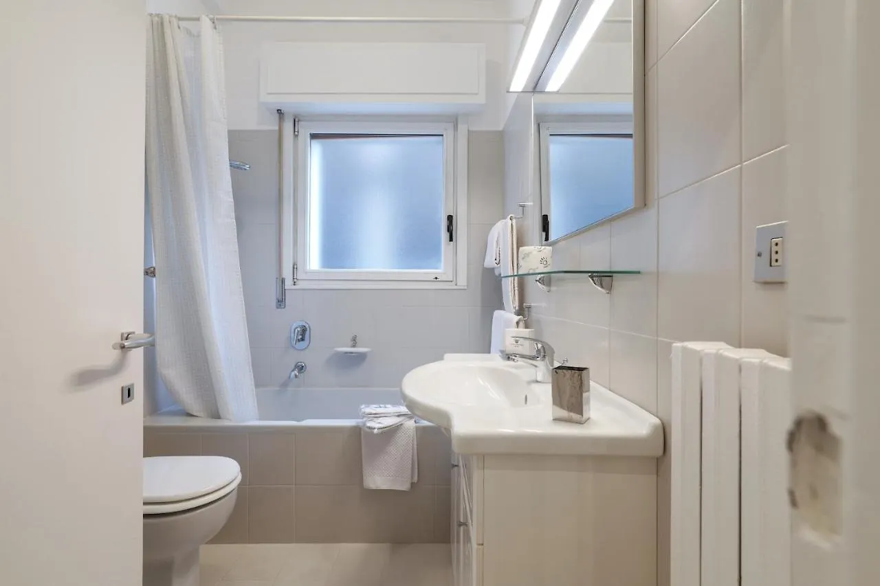 Contempora Apartments - Elvezia 8 - E53 Milan 0*,  Italy